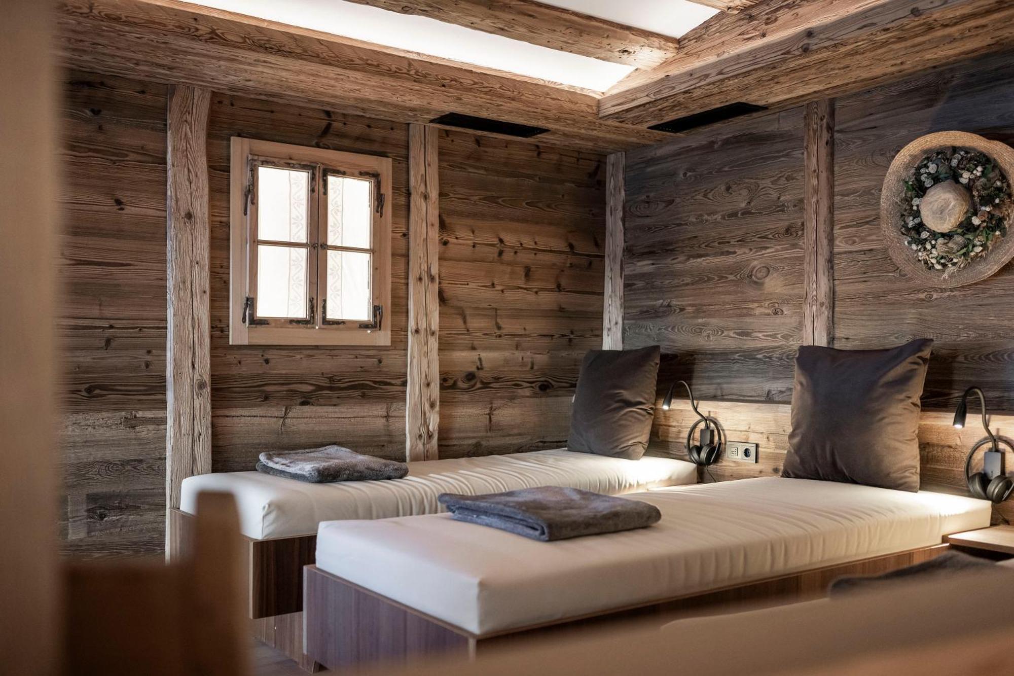 Charmehotel Uhrerhof - Deur Urtijëi Dış mekan fotoğraf