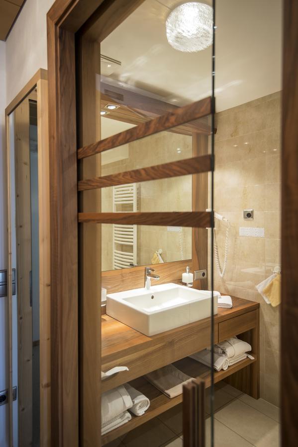 Charmehotel Uhrerhof - Deur Urtijëi Dış mekan fotoğraf